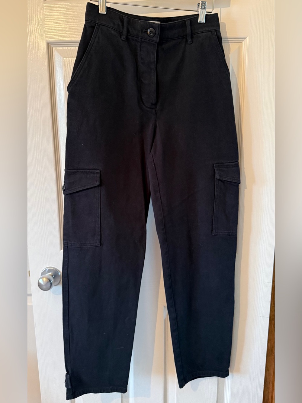 Aritzia / Wilfred Free Black Cargo Pants - Classic Utility Style